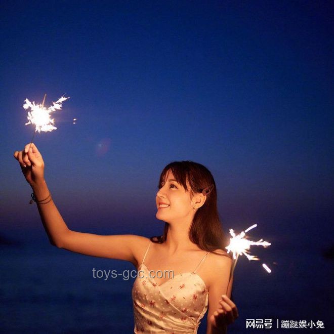12秒坠入迪丽热巴的明媚美学探析